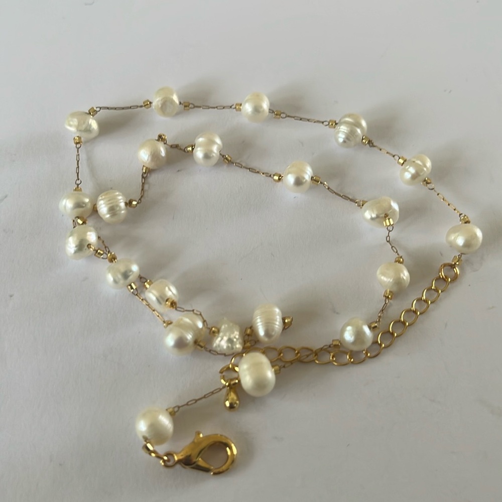 New Freshwater Pearls on Gold Chain Neckalce